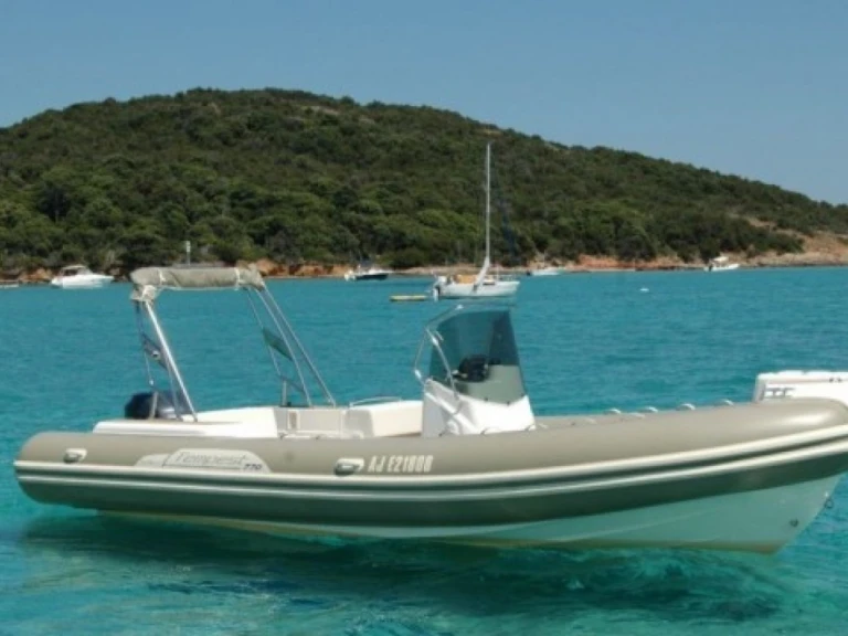 Alquiler de Capelli Tempest 770 en Portigliolo