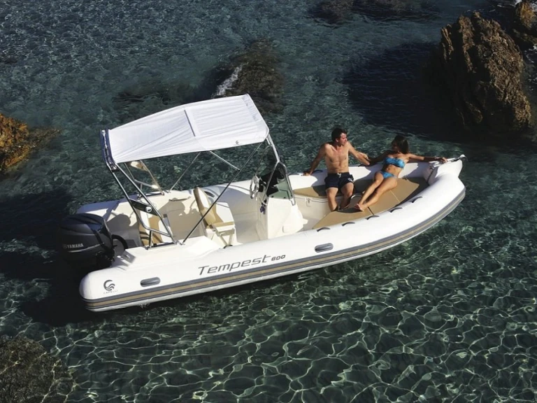 Alquiler de embarcaciones Capelli Tempest 600 enPortigliolo en Samboat