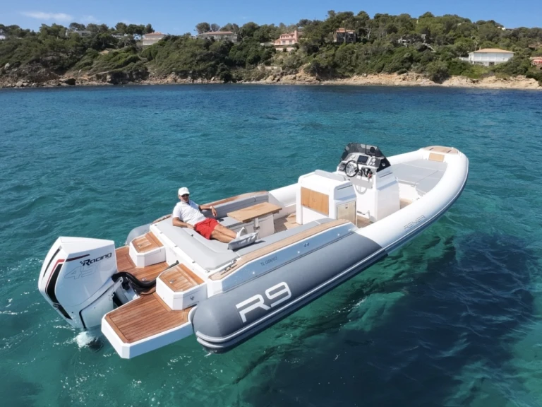 Renier Renier R9 Tourer de alquiler a Le Lavandou