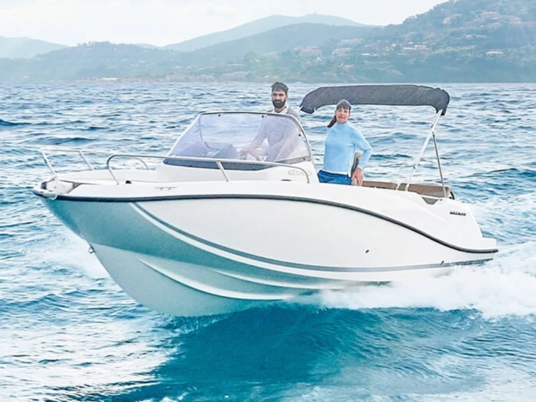 Alquiler de Quicksilver Activ 605 Sundeck en Cambrils
