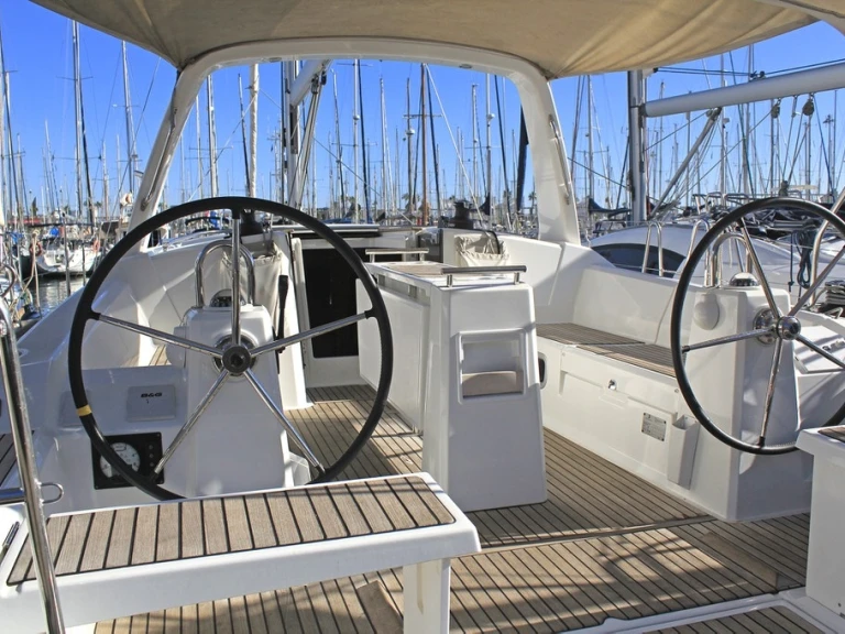 Alquiler Cambrils - Bénéteau Oceanis 38.1 en SamBoat