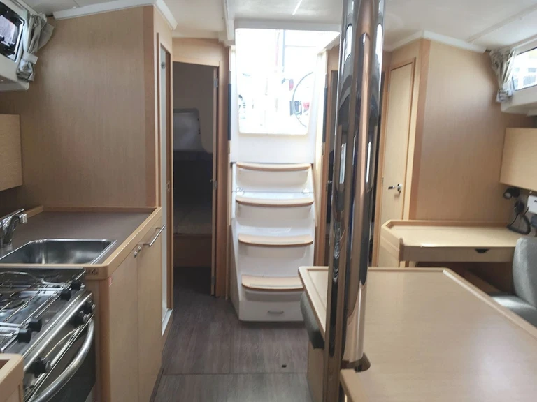 Alquiler de barcos Cambrils barato de Oceanis 38.1