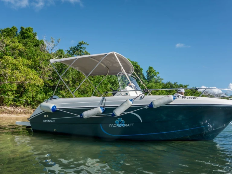 Alquiler de Pacific Craft Pacific Craft 545 Open en Port-Louis
