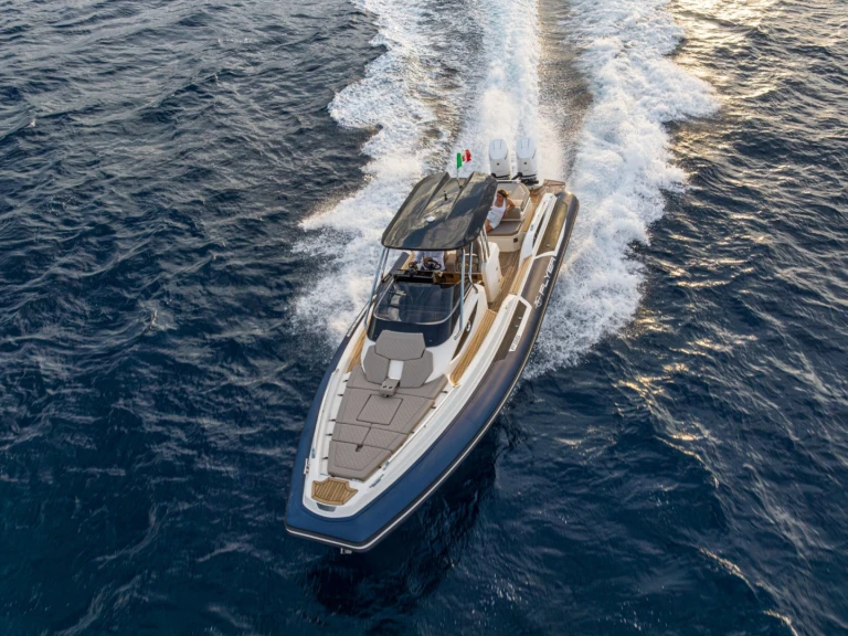 Alquiler de Bwa Flyer 36 en La Trinité-sur-Mer