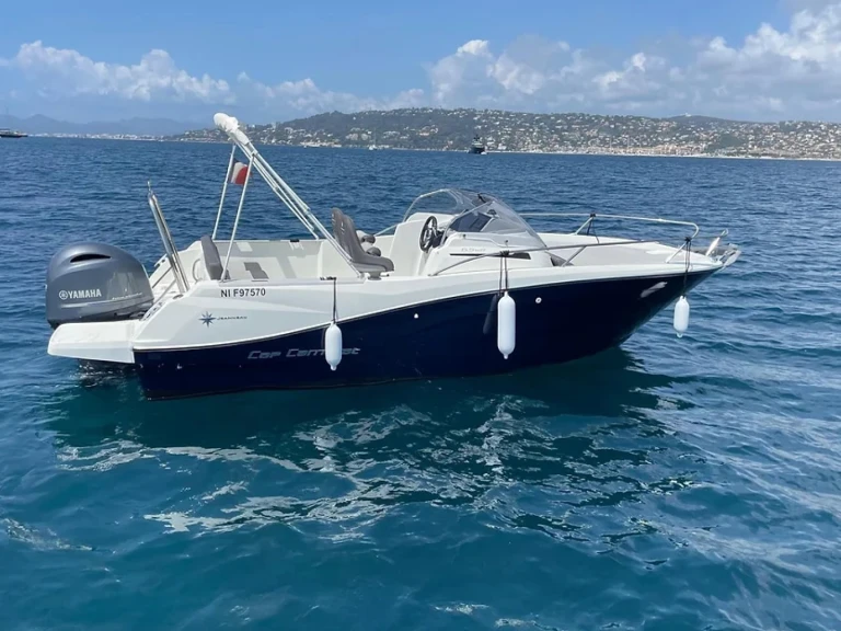 Alquiler de embarcaciones Jeanneau Cap Camarat 6.5 WA enAntibes en Samboat