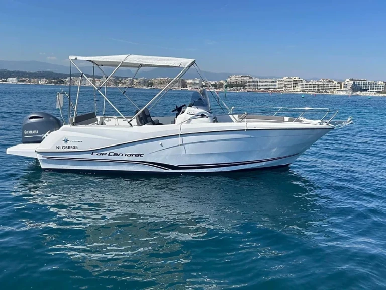 Alquiler de Jeanneau CAP CAMARAT 6,5 CC Style en Antibes