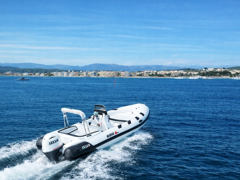 Alquiler Neumática en Antibes - Selva Selva D650 Family