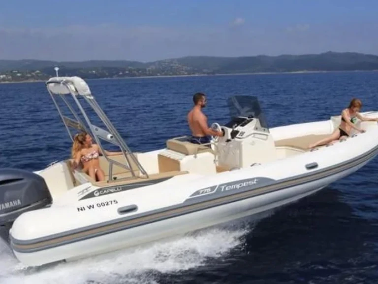 Alquiler de embarcaciones Capelli Tempest 775 enAntibes en Samboat