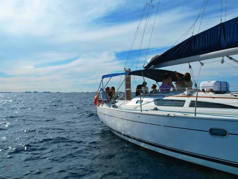 Alquiler Velero Jeanneau con o sin  título de navegación