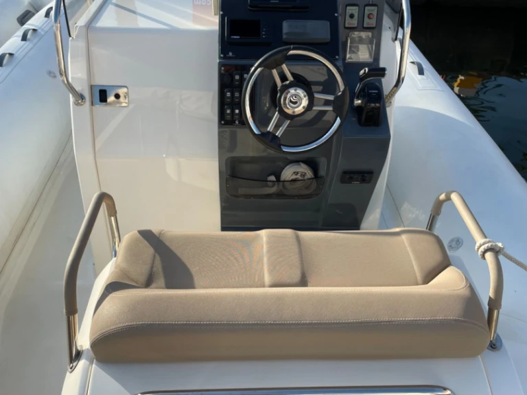 Capelli Tempest 800 Sun de alquiler a Port de Saint-Cyprien Méditerranée