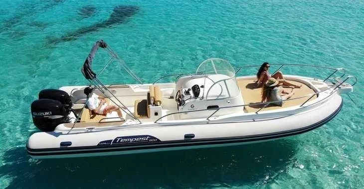 Alquiler de Capelli CAPELLI 900 TEMPEST en Porto-Vecchio