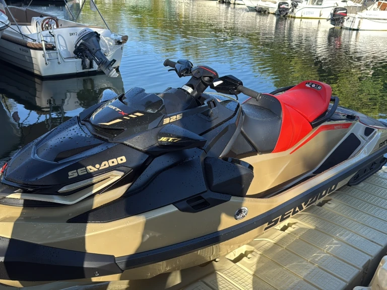 Sea-Doo RXT-X RS 325 de alquiler a Mandelieu-la-Napoule