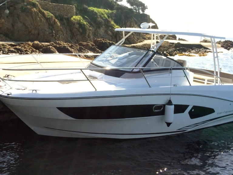Alquiler de Jeanneau Cap Camarat 10.5 WA en Cogolin