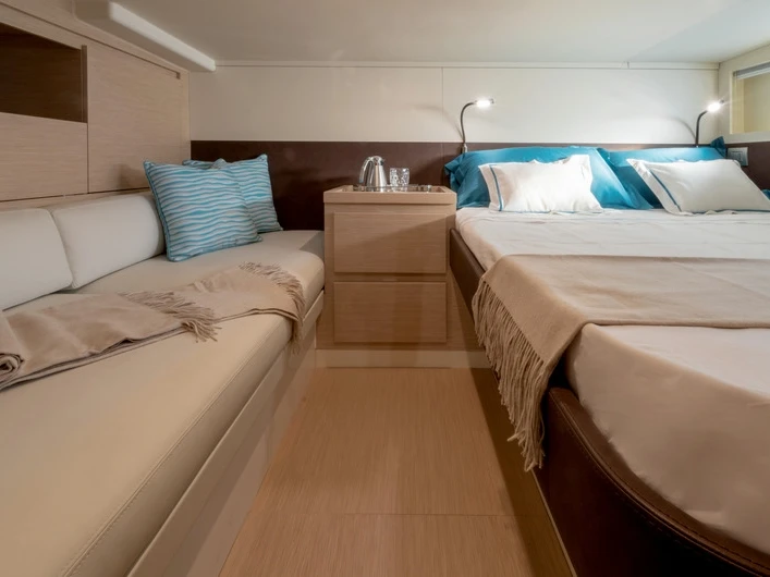 Alquiler de embarcaciones Solaris Solaris 44 enGolfe-Juan en Samboat