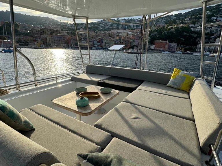 Alquiler Catamarán Lagoon con o sin  título de navegación
