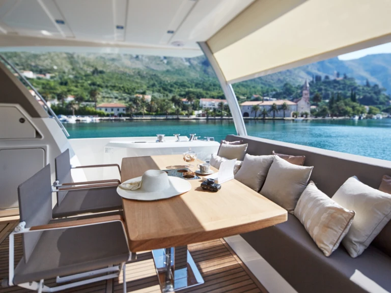 Prestige Prestige 680 de alquiler a Antibes