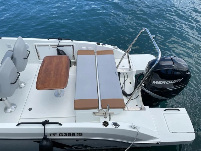 Alquiler de embarcaciones Bénéteau Flyer 8 enCase-Pilote en Samboat