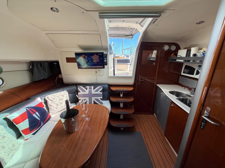 Alquiler de embarcaciones Jeanneau Prestige 34 Open enBeaulieu-sur-Mer en Samboat