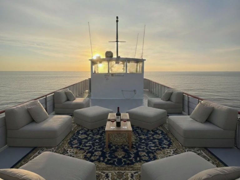 Alquiler Lancha Artesanal con o sin  título de navegación