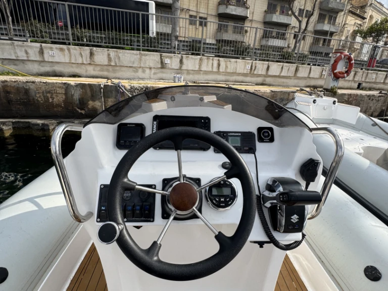 Onda marine 750 de alquiler a Tal-Pietà