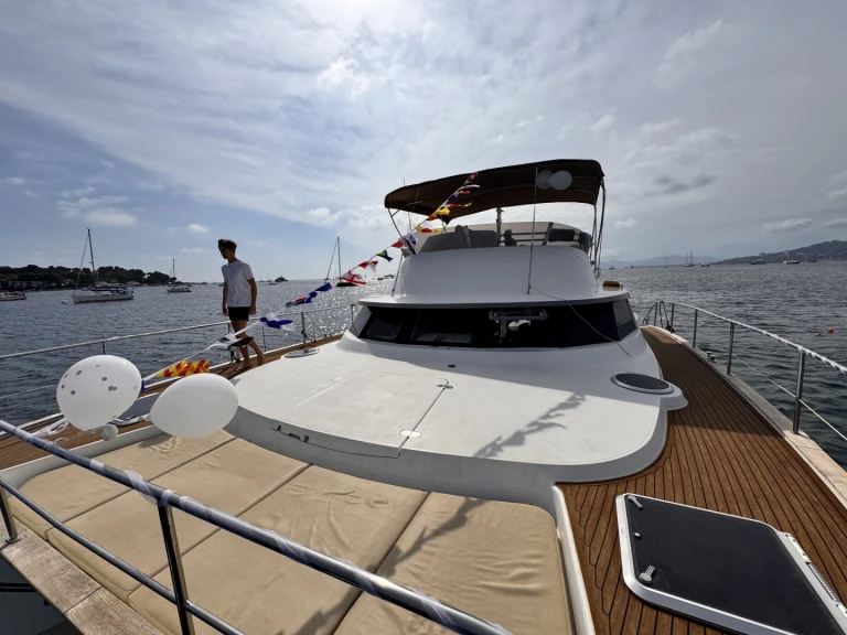 Alquiler de Fountaine Pajot Cumberland 44 en Puerto de Nice