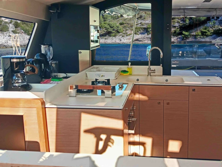 Alquiler de barcos Primošten barato de Nautitech 44 Open