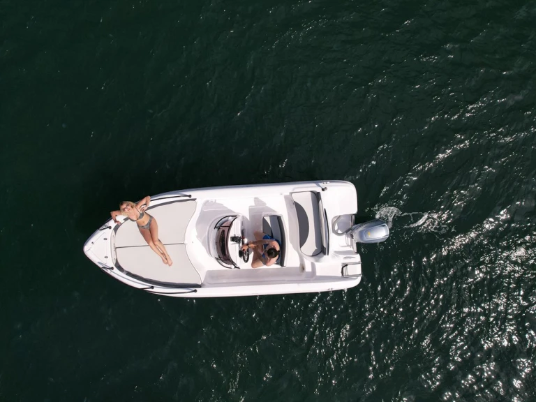 Alquiler Lancha Ranieri con o sin  título de navegación