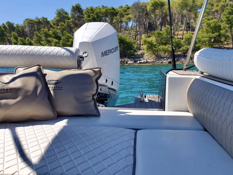 Alquiler de Zenit Hunter 800 en Split