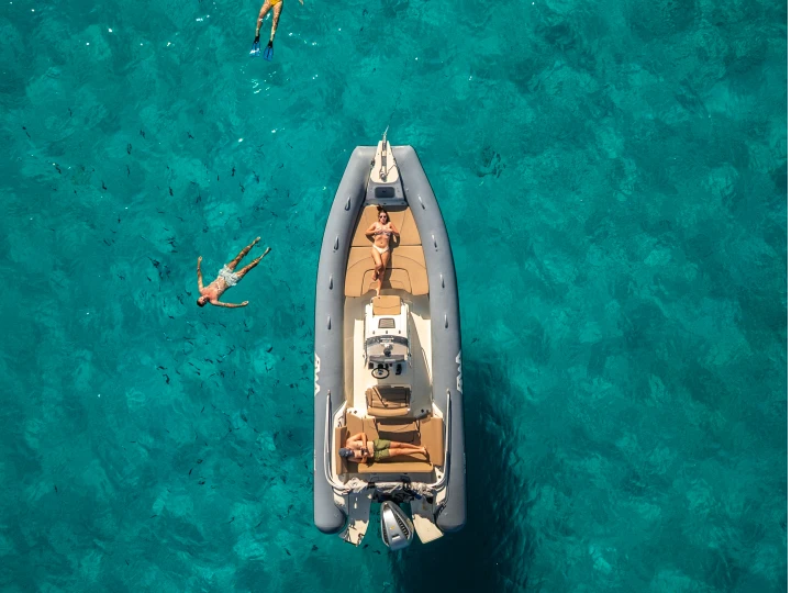 Alquiler de embarcaciones Bwa Sport 26 GT enPorto Rotondo en Samboat