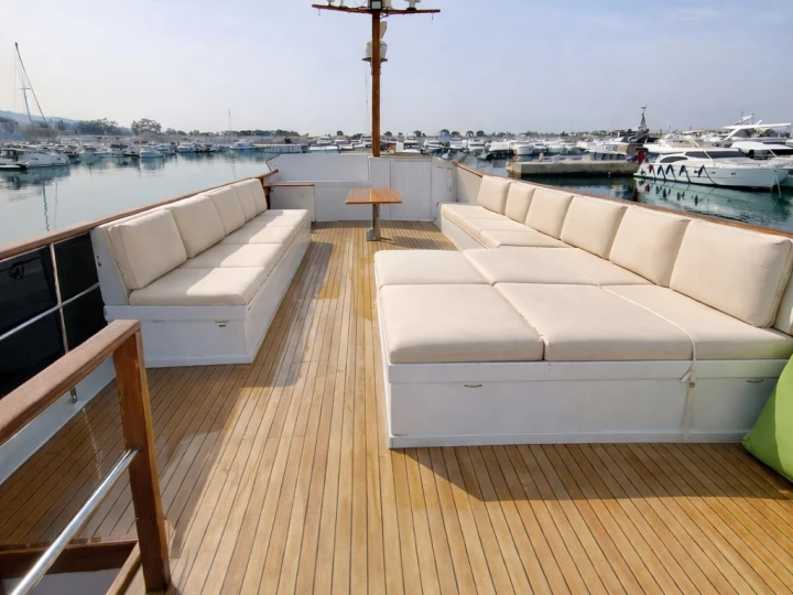 Alquiler de Grand Banks Grand Banks 72 en Álimos