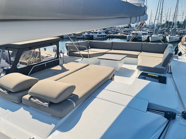 Alquiler de Catamarán, con o sin patrón Fountaine Pajot Néa Péramos