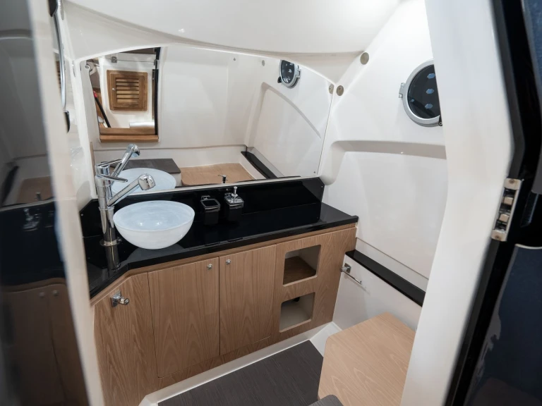 Alquiler de Neumática, con o sin patrón Bwa Ajaccio