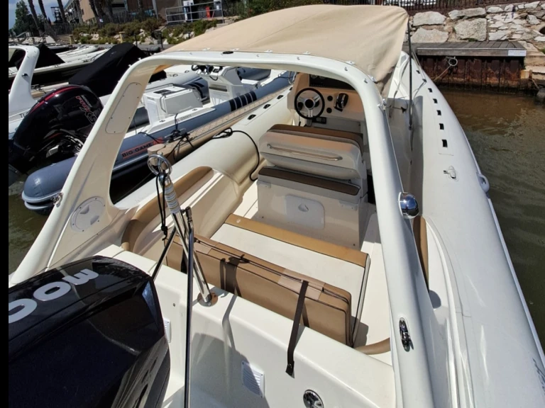 Alquiler de Neumática, con o sin patrón Lomac Hyères