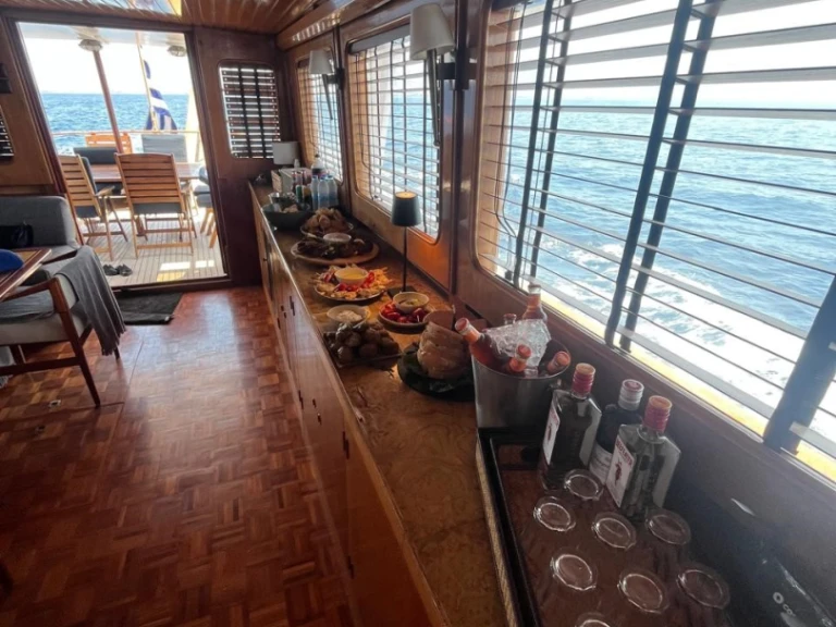 Alquiler de Grand Banks Grand Banks 72 en Álimos