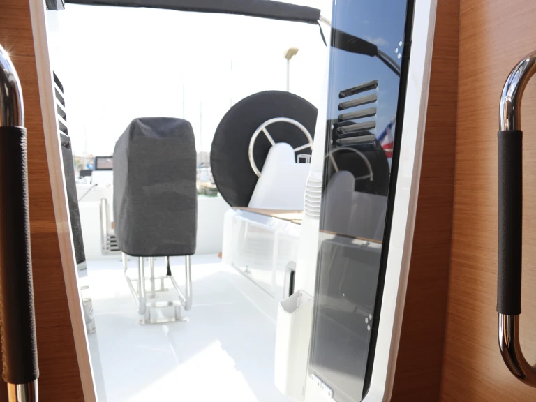 Jeanneau Sun Odyssey 350 de alquiler a La Rochelle