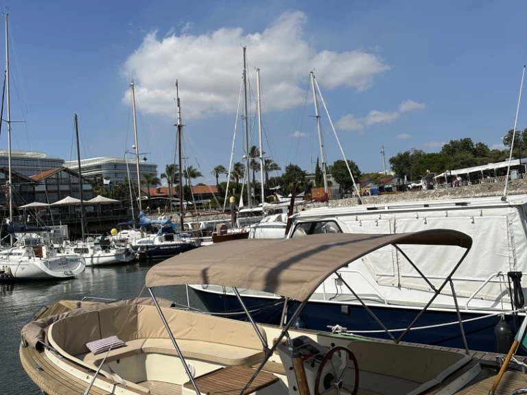 Alquiler Lancha Maril con o sin  título de navegación