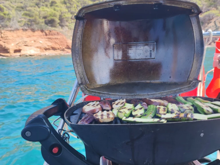 Alquiler de Velero, con o sin patrón Bavaria Anávyssos