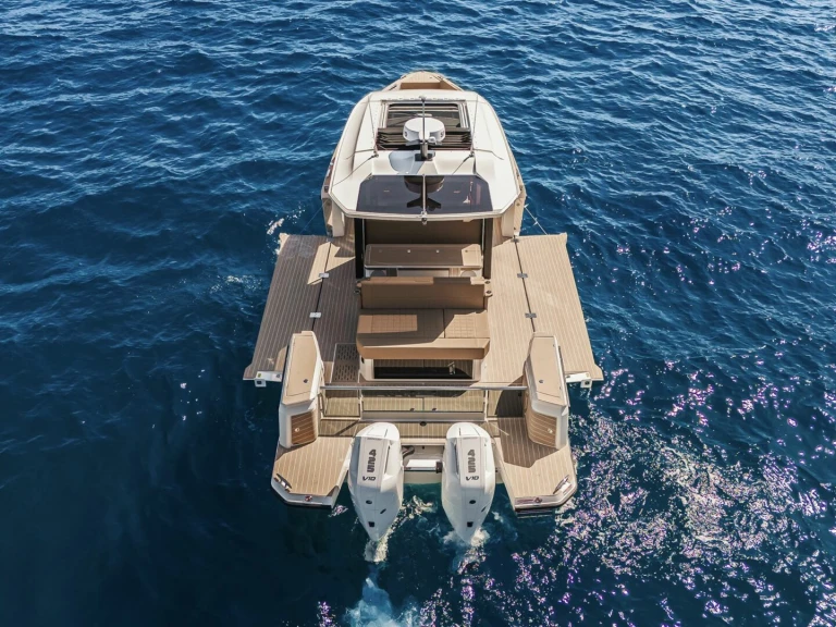 Saxdor 400 GTS de alquiler a Marina Botafoch