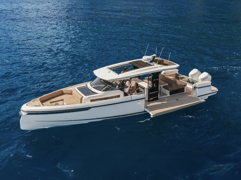 Alquiler de Saxdor 400 GTS en Marina Botafoch