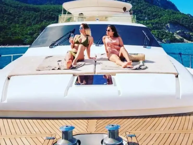 Alquiler Velero Custom con o sin  título de navegación