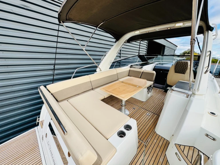 Alquiler de Jeanneau Leader 30 en Fréjus