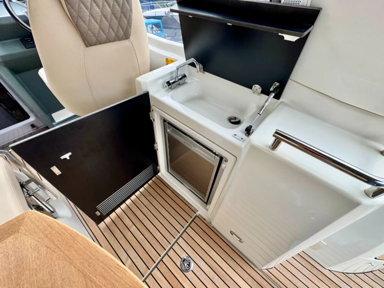 Alquiler de barcos Fréjus barato de Leader 30