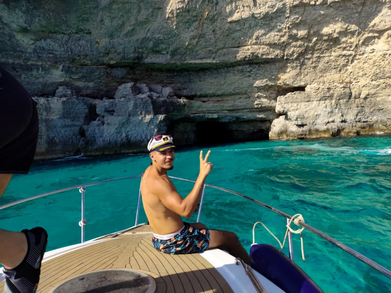 Alquiler de embarcaciones Sealine Sealine 240 enSaint Paul's Bay en Samboat