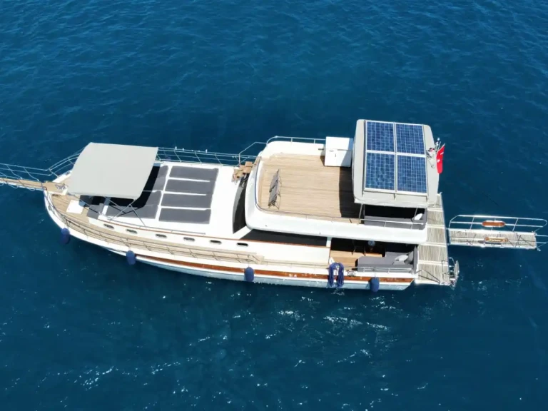 Alquiler Velero Custom con o sin  título de navegación