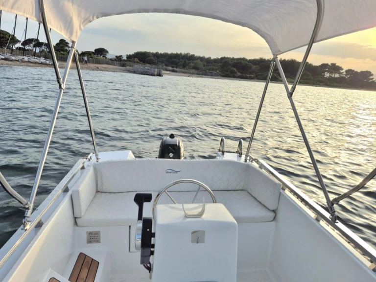 Silver Silver yacht 495 de alquiler a Cannes