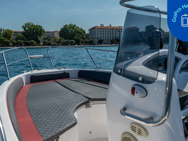 Alquiler de Bluline Bluline 21 Ft Open en Lukoran