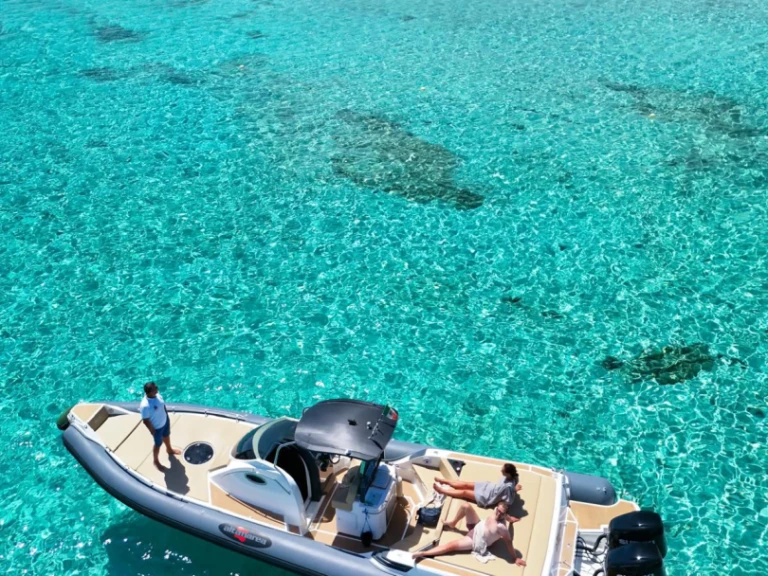 Alquiler de embarcaciones Altamarea WAVE 35 enLa Maddalena en Samboat