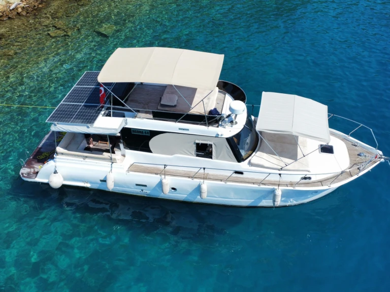 Alquiler de Lancha, con o sin patrón Custom Made Skopea Marina