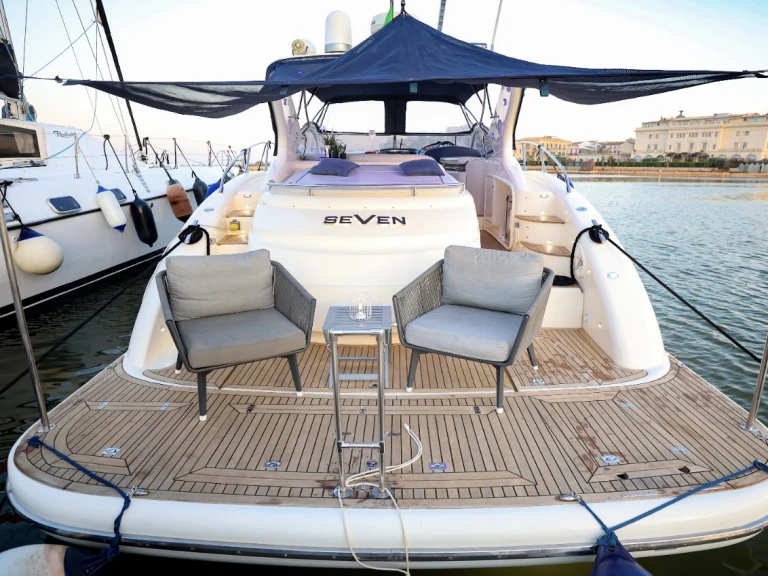 Alquiler de Azimut Atlantis 47 en Porto Siracusa