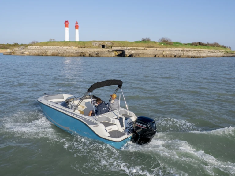 Alquiler de barcos Soubise barato de ELEMENT M17